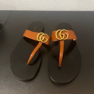 Gucci Marmont Leather Thong Sandal